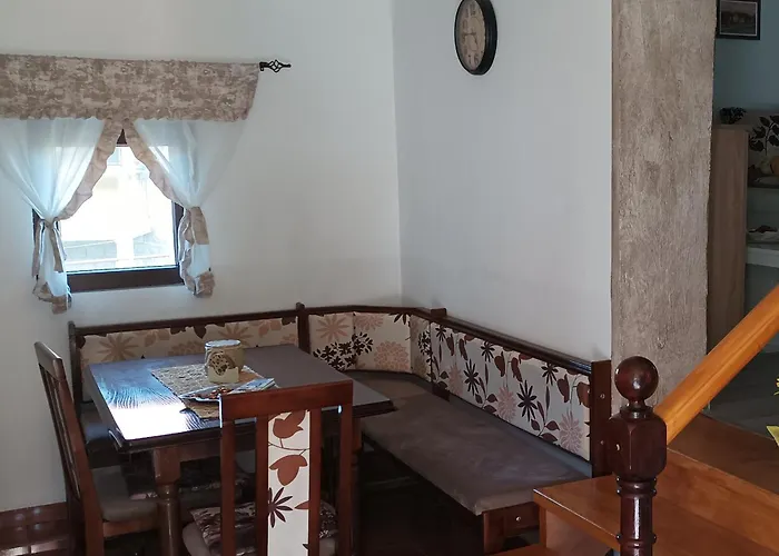 Etno Kuca Ostrvica 2 * Varnice